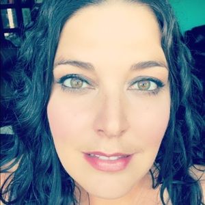 Meet your Posher, Hillary